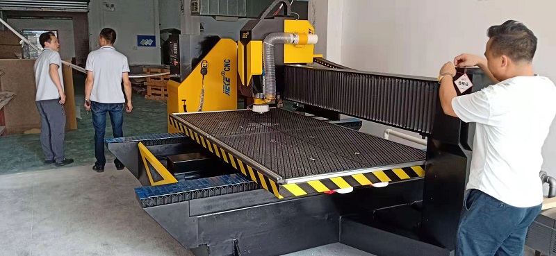 數控雕刻機打孔時(shí)出現爆邊怎么辦