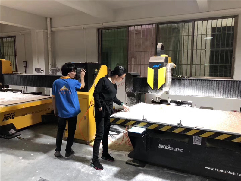 上海XX廣告制作有限公司