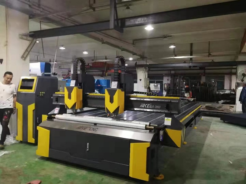 教你如何選到滿(mǎn)意的鋁板雕刻機