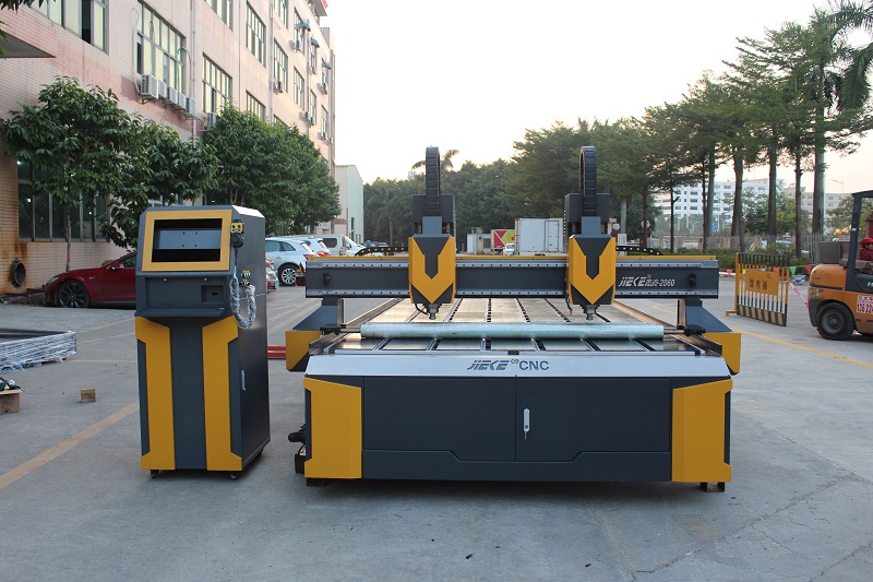 鋁單板雕刻機多少錢(qián)一臺？