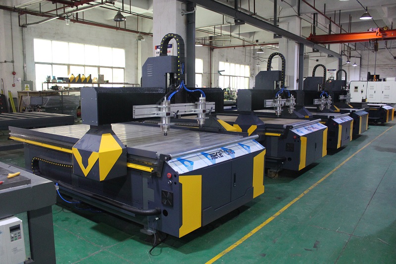 防霧PC鏡片切割機定制 廣天地數控助力醫護行業(yè)提高產(chǎn)能