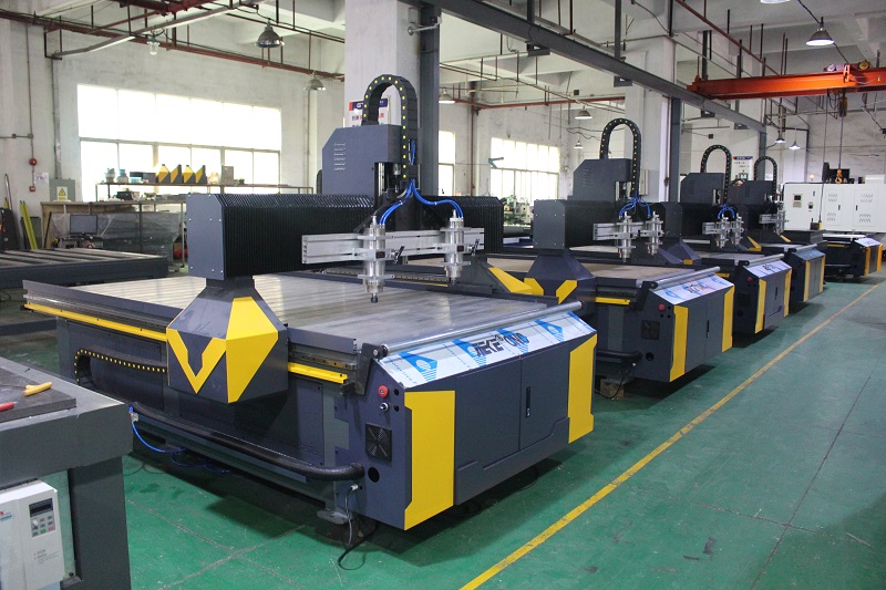鋁板雕刻機同樣的配置價(jià)格差距那么大？